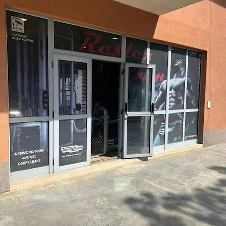 Maxim White Student 1bdr Апартамент